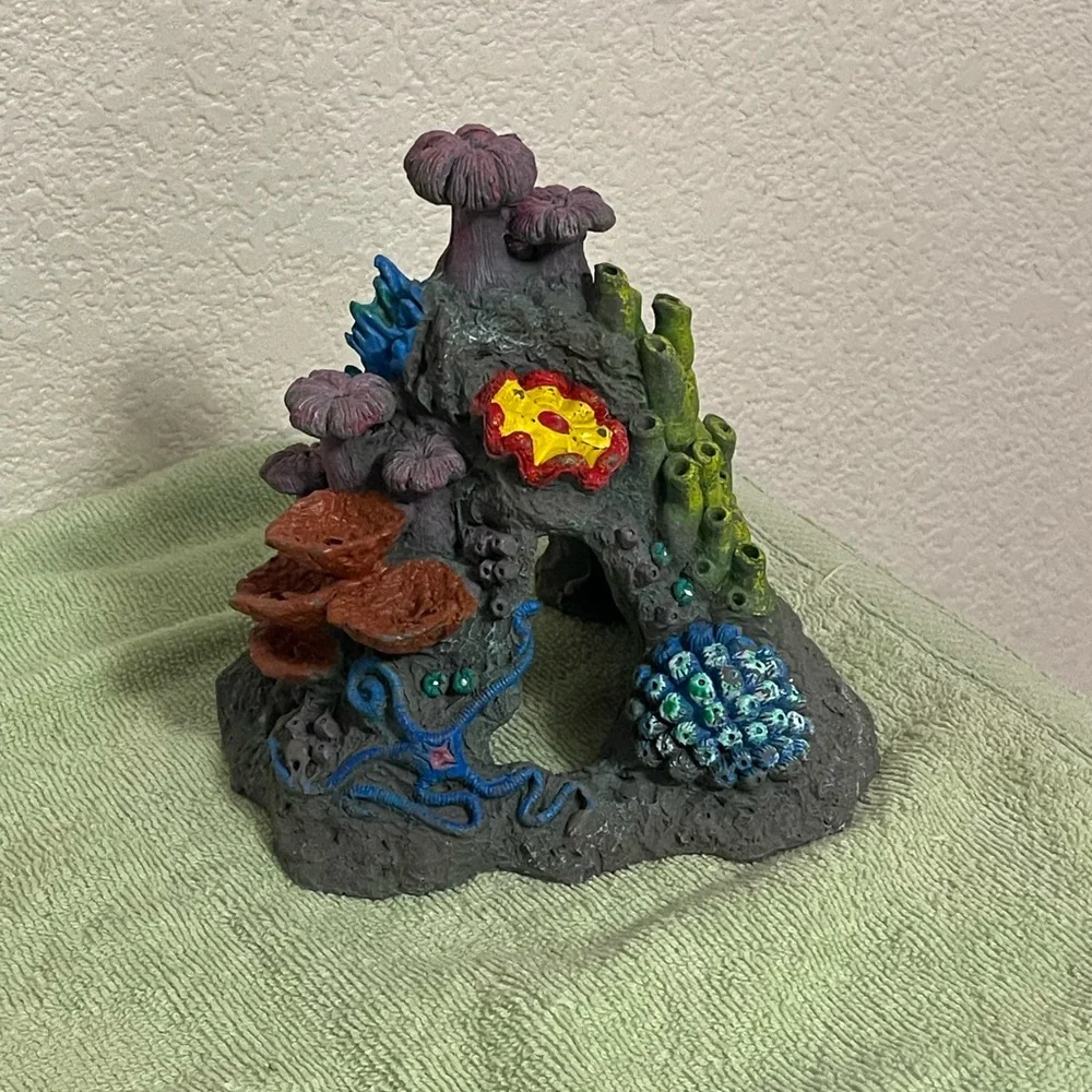 Coral reef cave 6x6x6 resin
